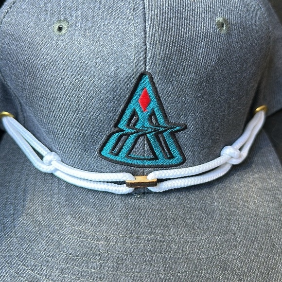 Findlay Rope Embroidered Snapback Baseball Hat New - Picture 3 of 3